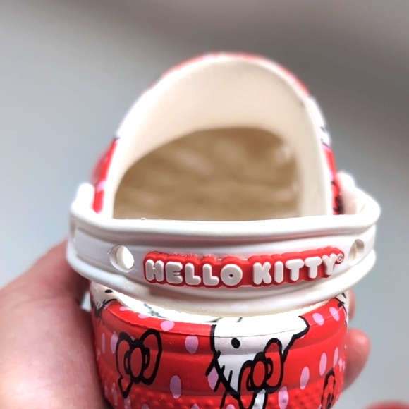 Hello Kitty Little Girl's Crocs Size C13 - Picture 7 of 9